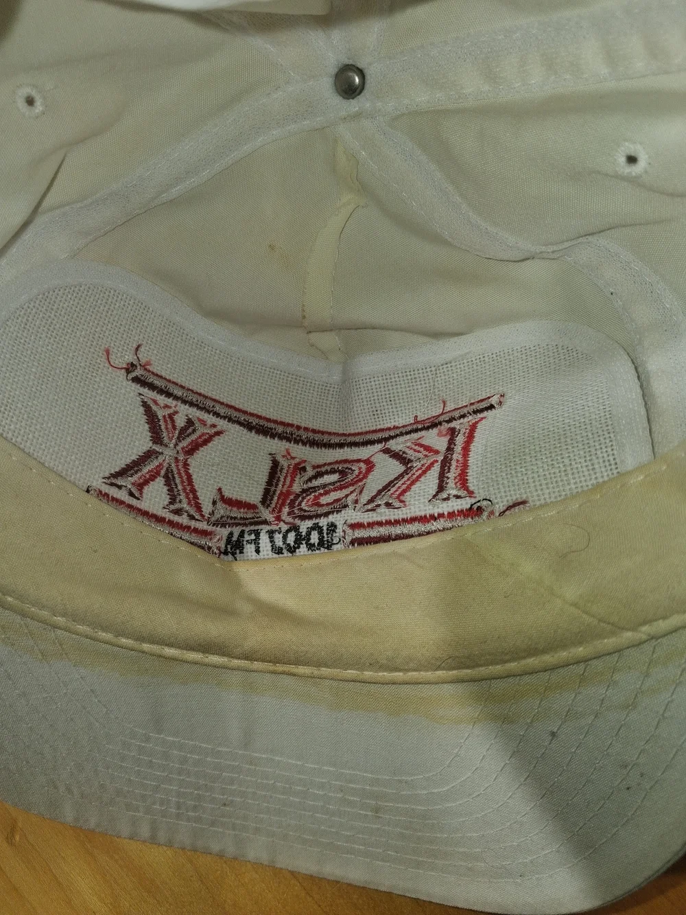 N/A white cap